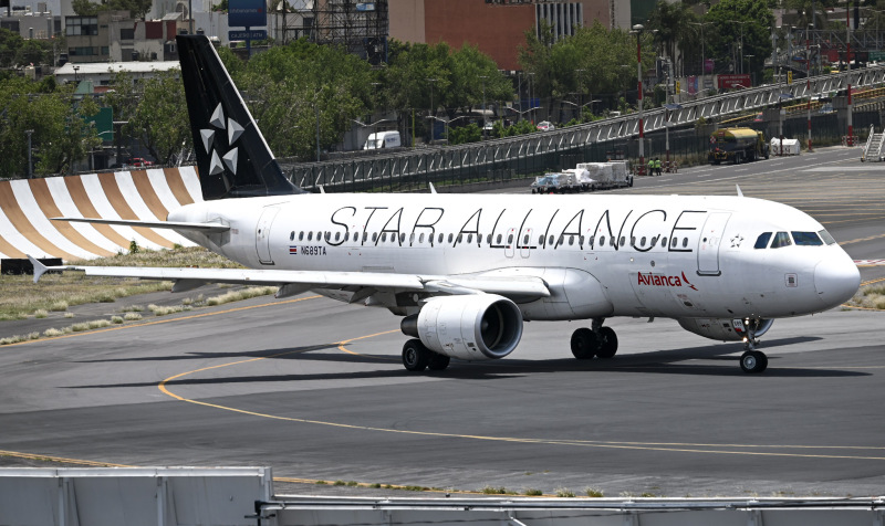 Photo of N689TA - Avianca Airbus A320 at MEX on AeroXplorer Aviation Database