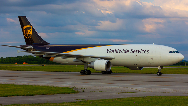 Photo of N136UP - United Parcel Service Airbus A300-600 at LCK on AeroXplorer Aviation Database
