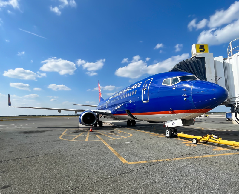 Photo of N828SY - Sun Country Airlines Boeing 737-800 at ACY on AeroXplorer Aviation Database