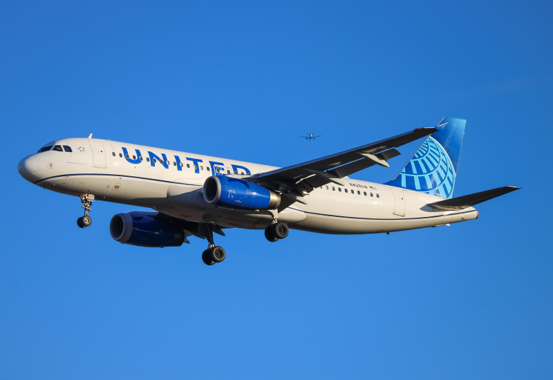 Photo of N426UA - United Airlines Airbus A320 at IAD on AeroXplorer Aviation Database