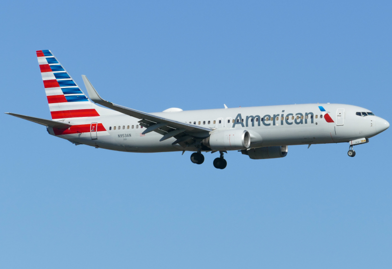 Photo of N953AN - American Airlines Boeing 737-800 at AUS on AeroXplorer Aviation Database