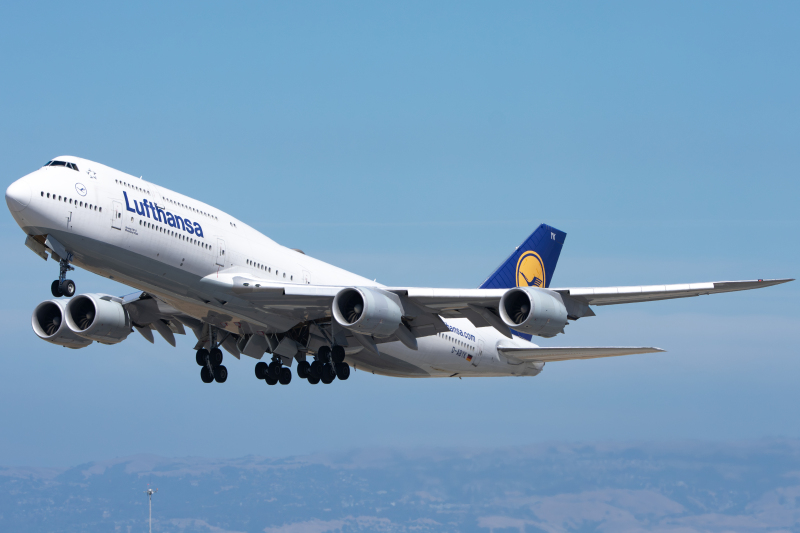 Photo of D-ABYK - Lufthansa Boeing 747-8i at SFO on AeroXplorer Aviation Database