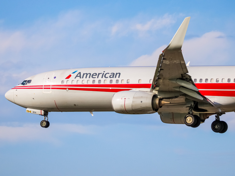 Photo of N915NN - American Airlines Boeing 737-800 at BWI on AeroXplorer Aviation Database