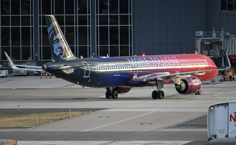 Photo of N927VA - Alaska Airlines Airbus A321NEO at IAD on AeroXplorer Aviation Database