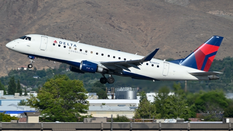 Photo of N240SY - SkyWest Airlines Embraer E175 at RNO on AeroXplorer Aviation Database