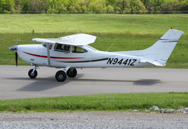 Photo of N9441Z - PRIVATE  Cessna 182 Skylane at LUK on AeroXplorer Aviation Database