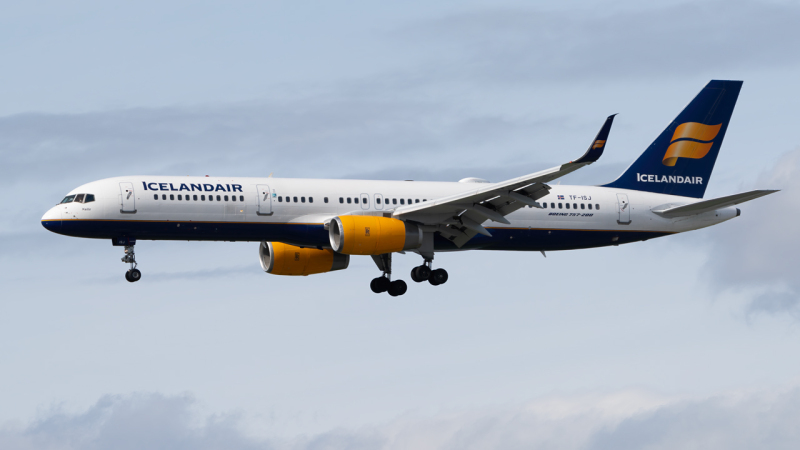 Photo of TF-ISJ - Icelandair Boeing 757-200 at YVR on AeroXplorer Aviation Database