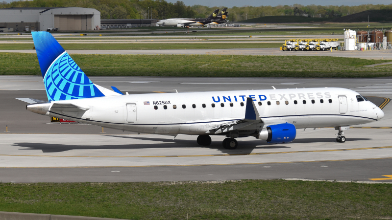 Photo of N625UX - United Express Embraer E175 at DTW on AeroXplorer Aviation Database