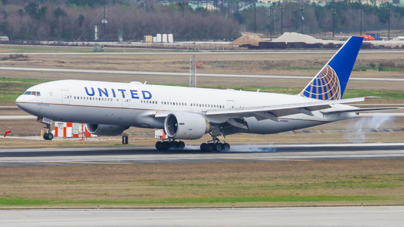 Photo of N78001 - United Airlines Boeing 777-200ER at IAH on AeroXplorer Aviation Database