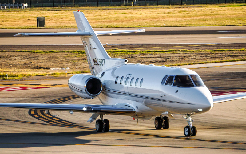 Photo of N825QT - PRIVATE Hawker 800XP at DAL on AeroXplorer Aviation Database