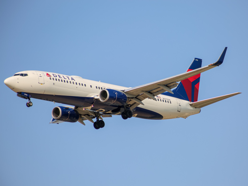 Photo of N37700 - Delta Airlines Boeing 737-800 at BWI on AeroXplorer Aviation Database