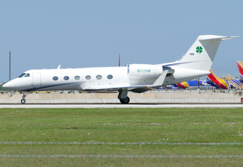 Photo of N1066W - PRIVATE Gulfstream G400 at AUS on AeroXplorer Aviation Database