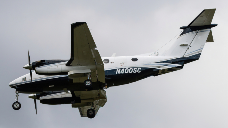 Photo of N400SC - PRIVATE Beechcraft King Air 200 at IAD on AeroXplorer Aviation Database
