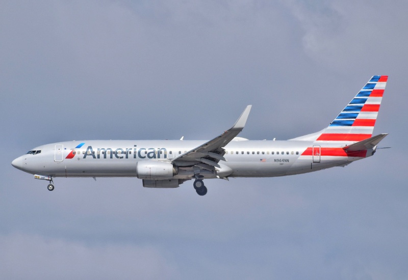 Photo of N964NN - American Airlines Boeing 737-800 at SAN on AeroXplorer Aviation Database