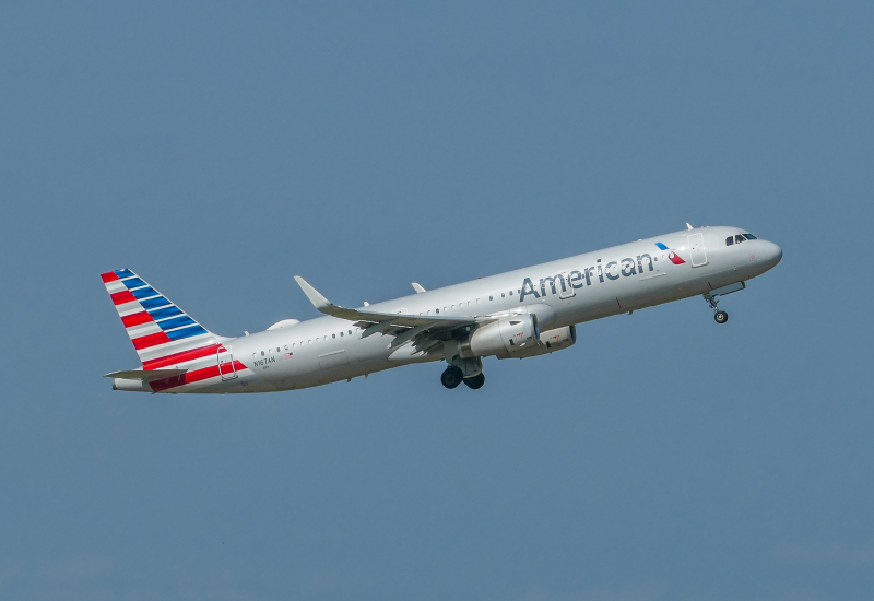 Photo of N167AN - American Airlines Airbus A321-200 at AUS on AeroXplorer Aviation Database