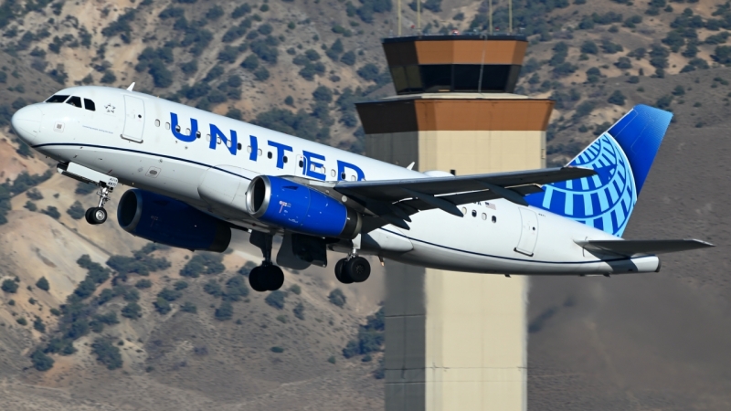 Photo of N871UA - United Airlines Airbus A319 at RNO on AeroXplorer Aviation Database