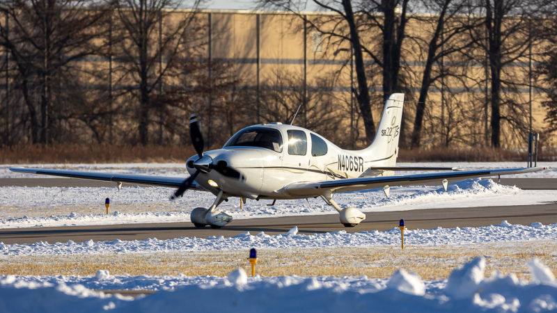 Photo of N406SR - PRIVATE Cirrus SR-22 at DLZ on AeroXplorer Aviation Database