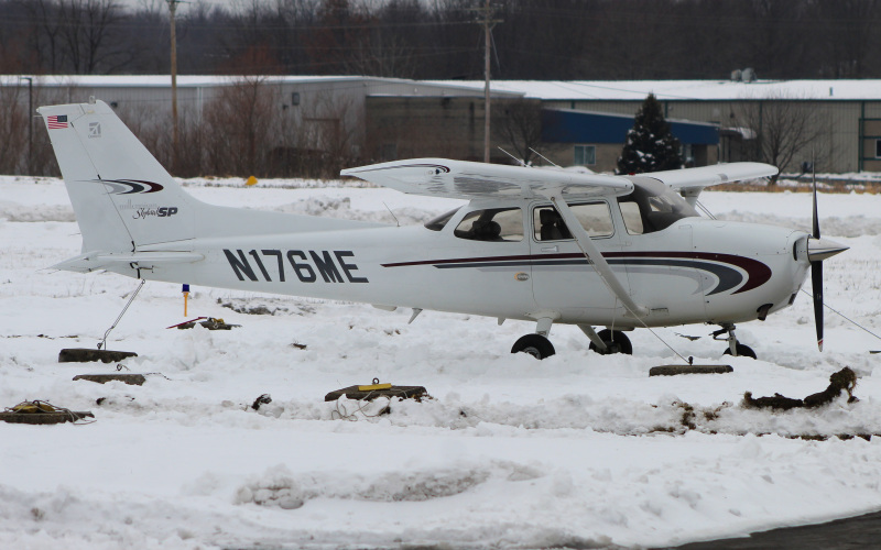 Photo of N176ME - PRIVATE Cessna 172 at I69 on AeroXplorer Aviation Database