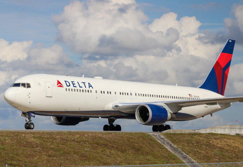 Photo of N1604R - Delta Airlines Boeing 767-300ER at MCO on AeroXplorer Aviation Database