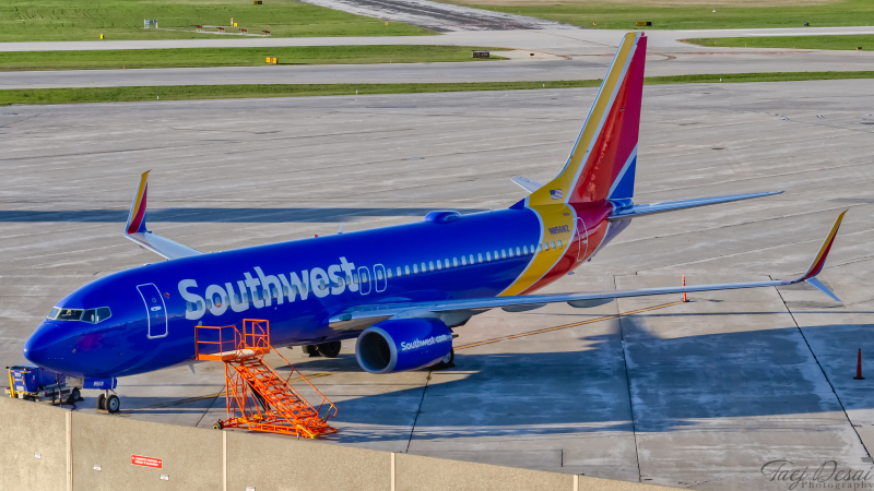 Photo of N8568Z - Southwest Airlines Boeing 737-800 at MKE on AeroXplorer Aviation Database