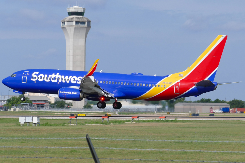 Photo of N8549Z - Southwest Airlines Boeing 737-800 at AUS on AeroXplorer Aviation Database