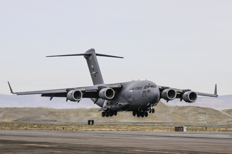 Photo of 02-1105 - USAF - United States Air Force Boeing C-17 Globemaster III at GJT on AeroXplorer Aviation Database