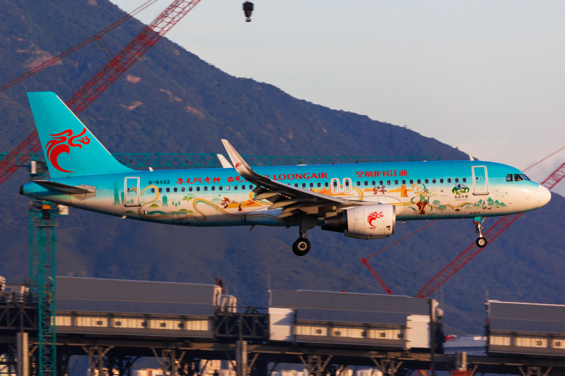 Photo of B-8433 - Loong Air Airbus A320 at HKG on AeroXplorer Aviation Database