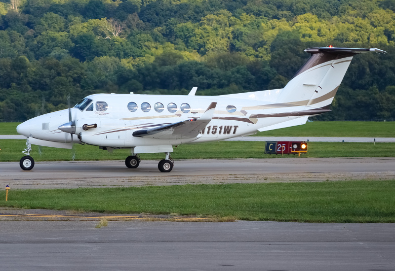 Photo of N151WT - PRIVATE Beechcraft B200 at LUK  on AeroXplorer Aviation Database