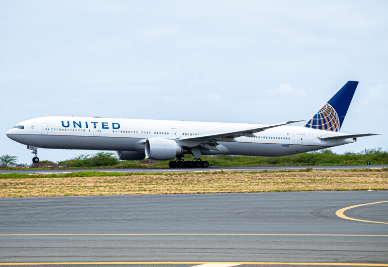 Photo of N2846U - United Airlines Boeing 777-300ER at HNL on AeroXplorer Aviation Database