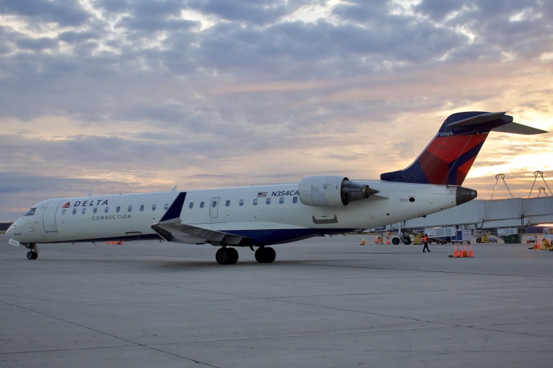 Photo of N354CA - Delta Connection Mitsubishi CRJ-700 at GRB on AeroXplorer Aviation Database