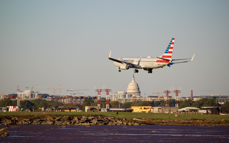 Photo of N850NN - American Airlines Boeing 737-800 at DCA on AeroXplorer Aviation Database