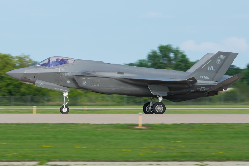 Photo of 20-5585 - USAF - United States Air Force Lockheed Martin F-35 Lightning at OSH on AeroXplorer Aviation Database