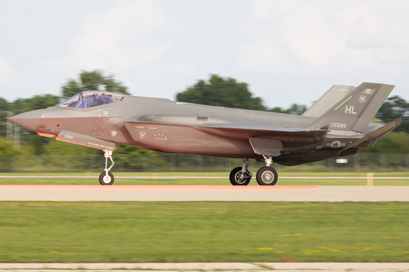 Photo of 20-5585 - USAF - United States Air Force Lockheed Martin F-35 Lightning at OSH on AeroXplorer Aviation Database