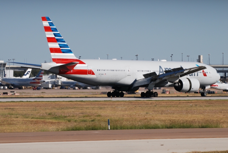 Photo of N774AN - American Airlines Boeing 777-200ER at DFW on AeroXplorer Aviation Database