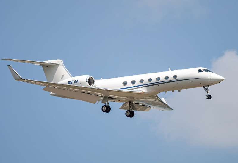 Photo of N57UH - United Healthcare Services Inc Gulfstream G550 at IAD on AeroXplorer Aviation Database