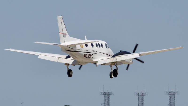 Photo of N355PC - PRIVATE Beechcraft King Air C90 at HOU on AeroXplorer Aviation Database