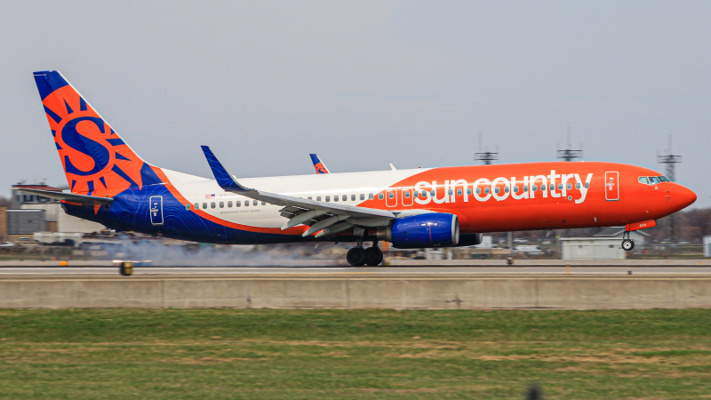 Photo of N830SY - Sun Country Airlines Boeing 737-800 at MSP on AeroXplorer Aviation Database