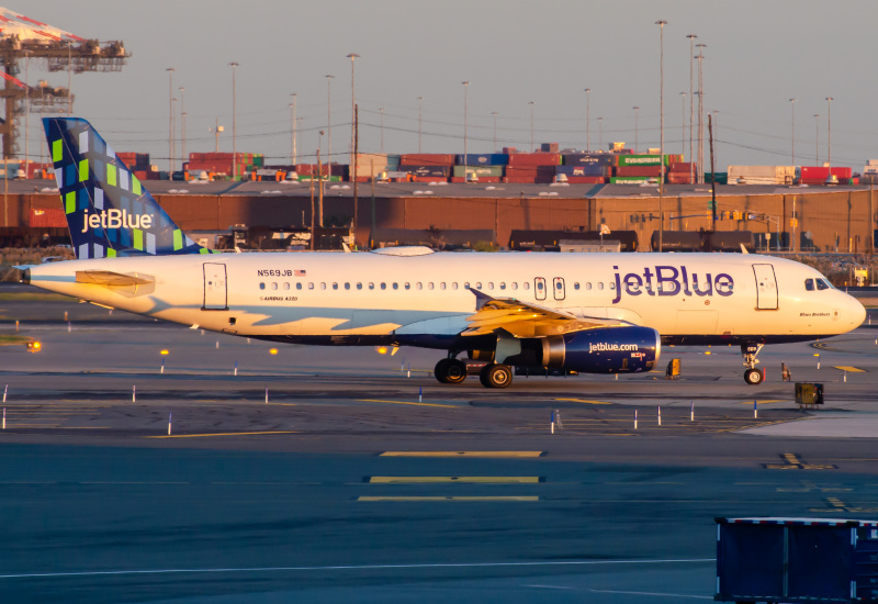 Photo of N569JB - JetBlue Airways Airbus A320 at EWR on AeroXplorer Aviation Database