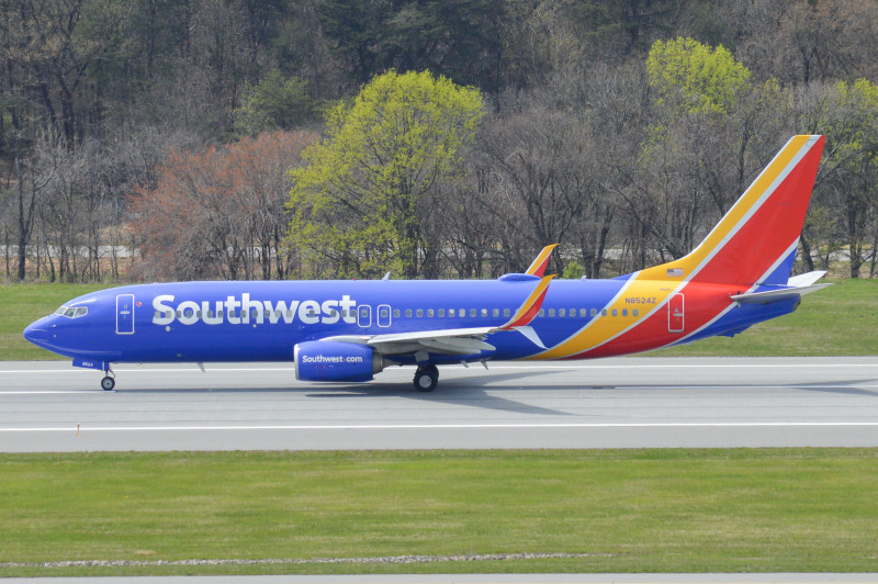 Photo of N8524Z - Southwest Airlines Boeing 737-800 at BWI on AeroXplorer Aviation Database