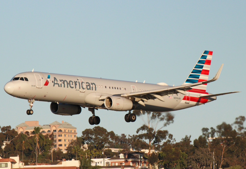 Photo of N996AN - American Airlines Airbus A321-200 at SAN on AeroXplorer Aviation Database