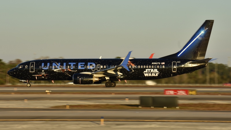 Photo of N36272 - United Airlines Boeing 737-800 at MCO on AeroXplorer Aviation Database