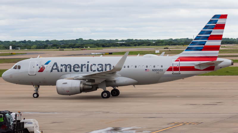 Photo of n9002u - American Airlines Airbus A319 at dfw on AeroXplorer Aviation Database