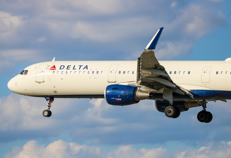 Photo of N363DN - Delta Airlines Airbus A321-200 at BWI on AeroXplorer Aviation Database