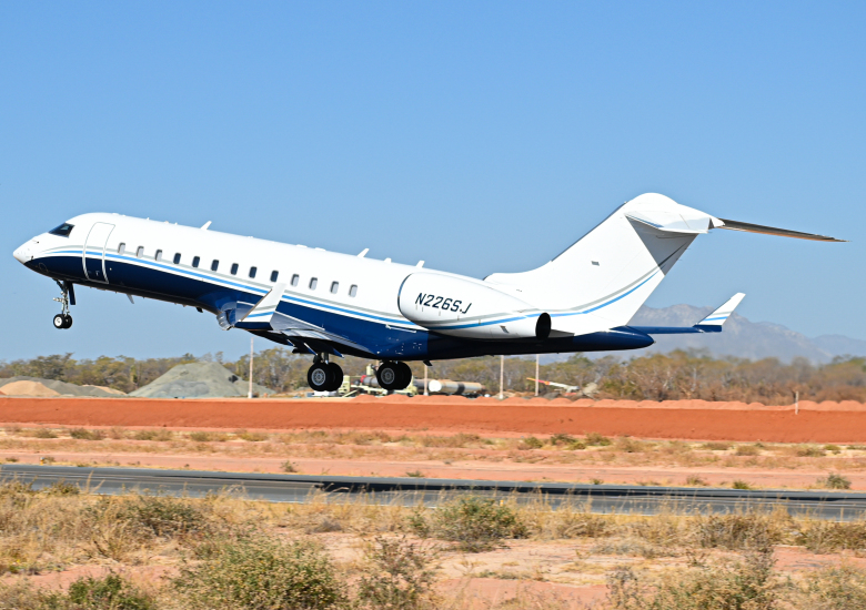 Photo of N226SJ - Local Search Ventures Bombardier Challenger 604 at CSL on AeroXplorer Aviation Database