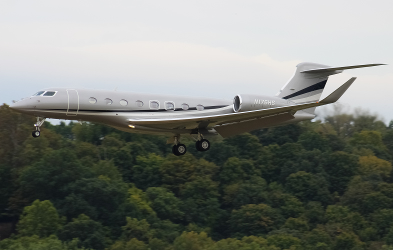 Photo of N176HS - Executive Jet Management  Gulfstream G650ER at LUK on AeroXplorer Aviation Database