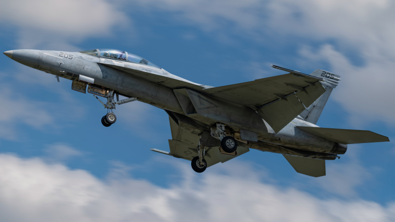 Photo of 165917 - US Navy Boeing F/A-18E/F Super Hornet at LCK on AeroXplorer Aviation Database