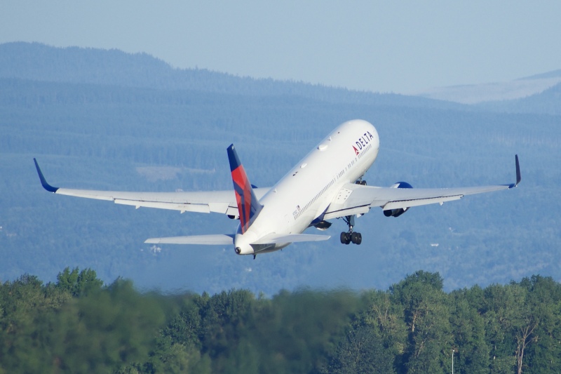Photo of N178DZ - Delta Airlines Boeing 767-300 at PDX on AeroXplorer Aviation Database