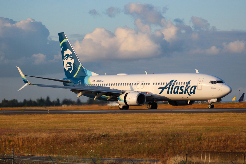 Photo of N516AS - Alaska Airlines Boeing 737-800 at SEA on AeroXplorer Aviation Database
