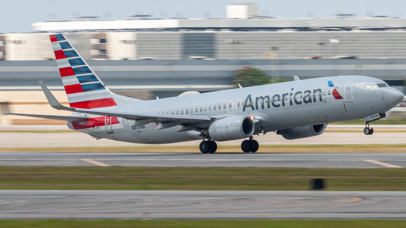 Photo of N843NN - American Airlines Boeing 737-800 at IAH on AeroXplorer Aviation Database
