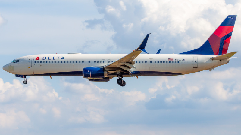Photo of N907DN - Delta Airlines Boeing 737-900ER at IAH on AeroXplorer Aviation Database